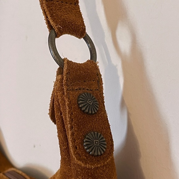 Like new MINNETONKA genuine leather fringe shoulder bag in cognac - Picture 8 of 15